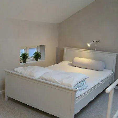 House I The Back House - Free Parking And Coziness Apartament *